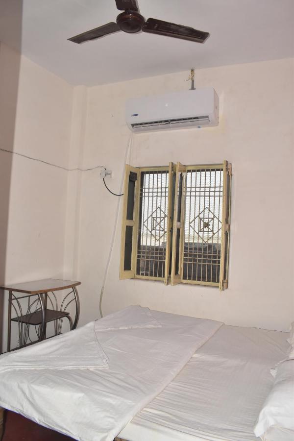 Hotel Om Rest House Varanasi Exterior foto